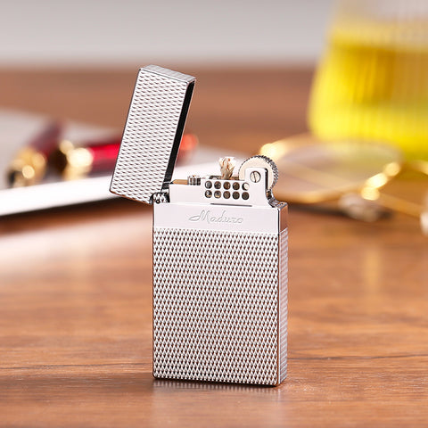 Maduro M1 Vintage Cigar Soft Flame Lighter – Cling Sound Kerosene Diamond Grid