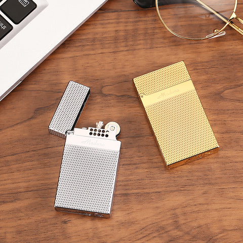 Maduro M1 Vintage Cigar Soft Flame Lighter – Cling Sound Kerosene Diamond Grid
