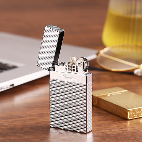 Maduro M1 Vintage Cigar Soft Flame Lighter – Cling Sound Kerosene Diamond Grid