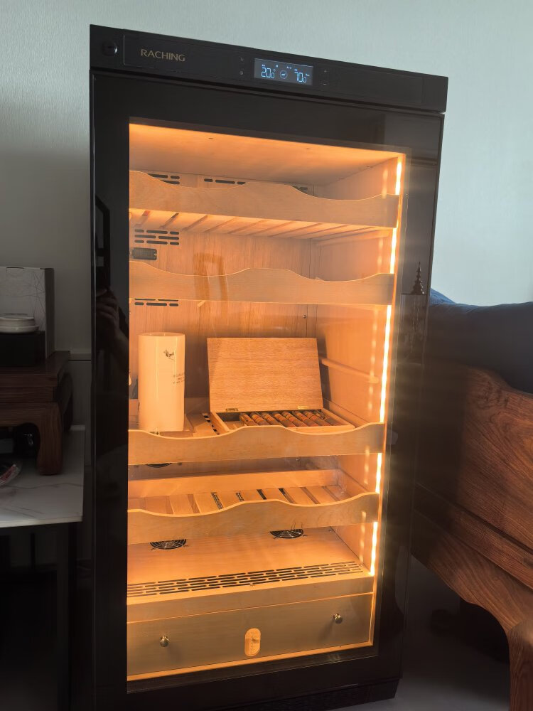 Raching_C-series_humidor_1